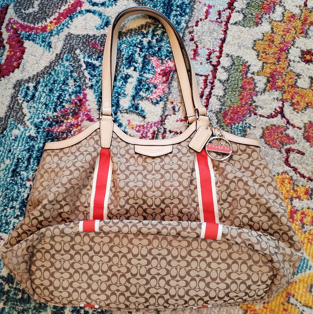 Coach Signature Devin Shoulder Bag